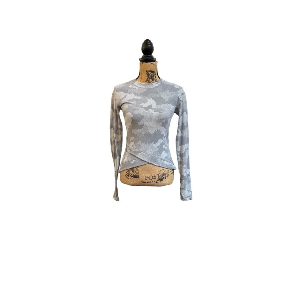 Lululemon Gray Camo Long Sleeve Athletic Top Shirt Size 4